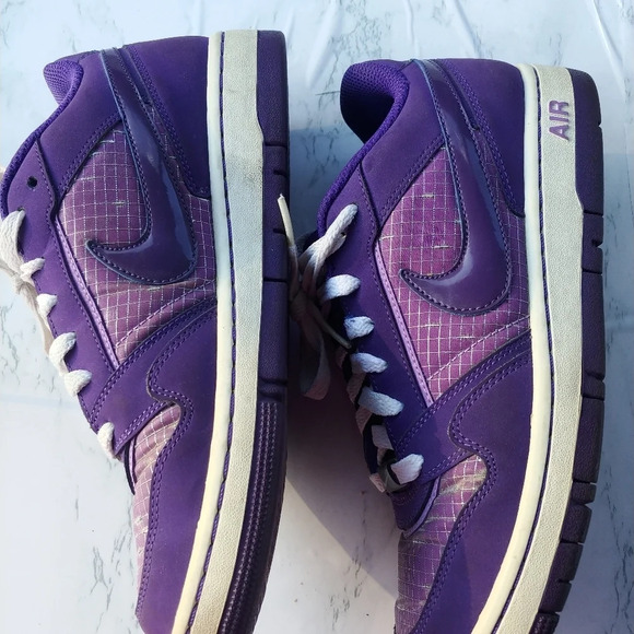 Nike Purple Gradient Athletic Shoes - Picture 2 of 7